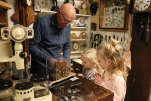 Klokkenmaker ambachtenmuseum speelgoedmuseum Veluwe Uitje Dagjeweg (2)